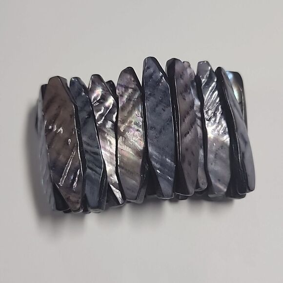Mother Of Pearl MOP Abalone Stretch Cuff Bracelet 2" Wide Boho Natural - Picture 1 of 3